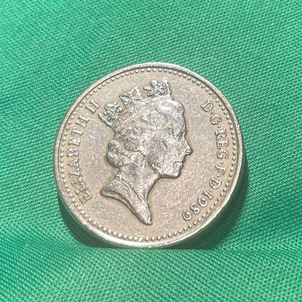 1989 ELIZABETH II ONE POUND ERROR COIN Kims UPSIDE TEXT! V.G. Condition